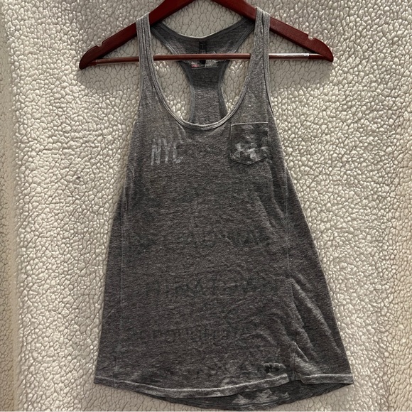 2 Under Armour Women's Tanks XS - Picture 3 of 4